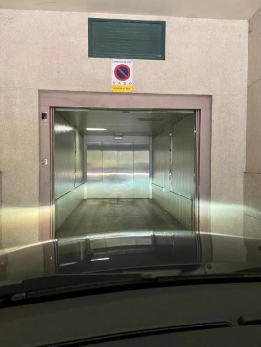 Apartamento Centrico Con Garaje Vigo Luaran gambar